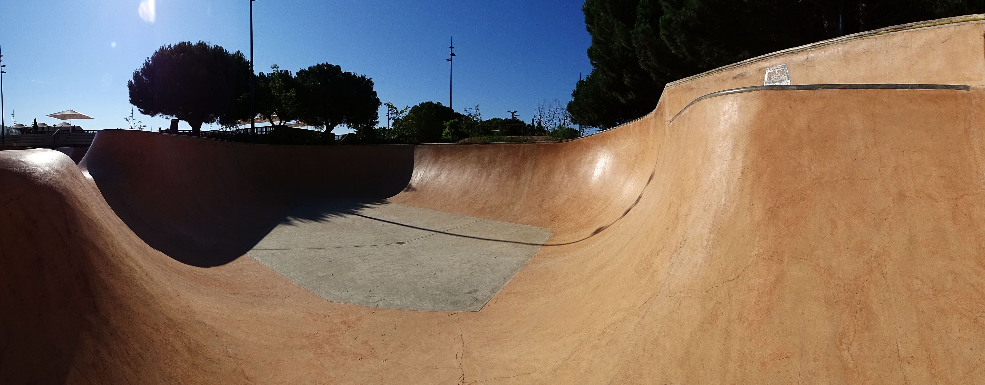 Grammont Bowl Bowl Montpellier Skate Spot 5/5