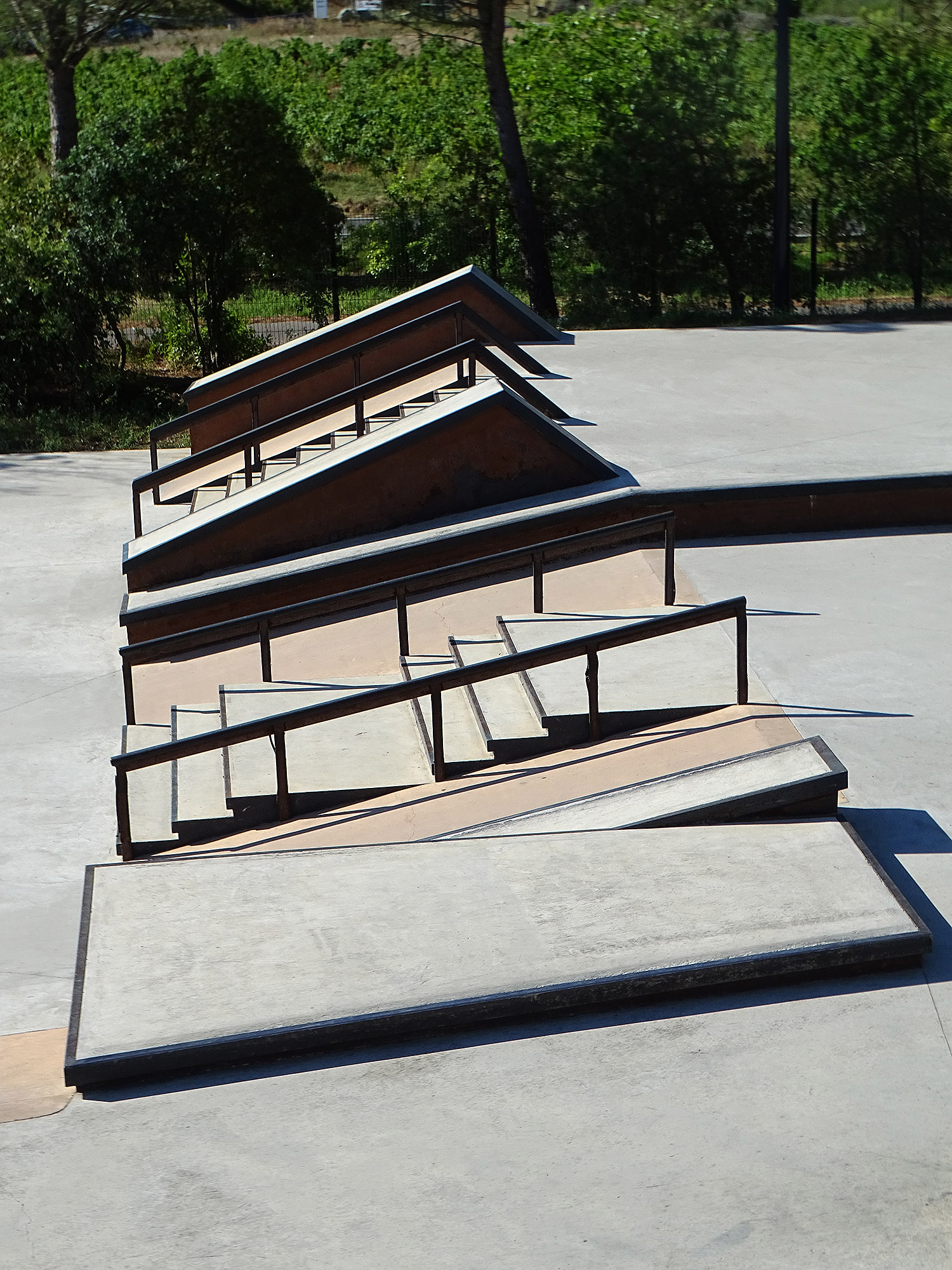 Grammont Street Plaza Montpellier Skate Spot 5/5