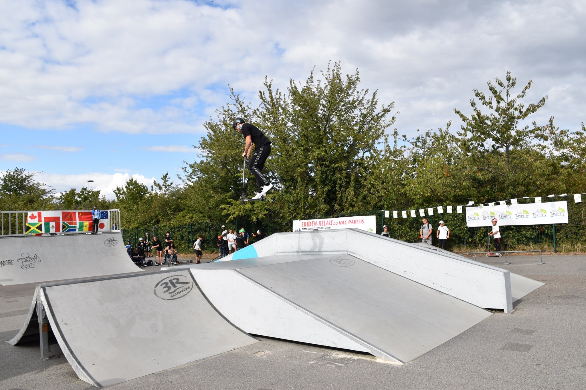 Collège Georges Brassens Skatepark Taverny Skate Spot 3/5