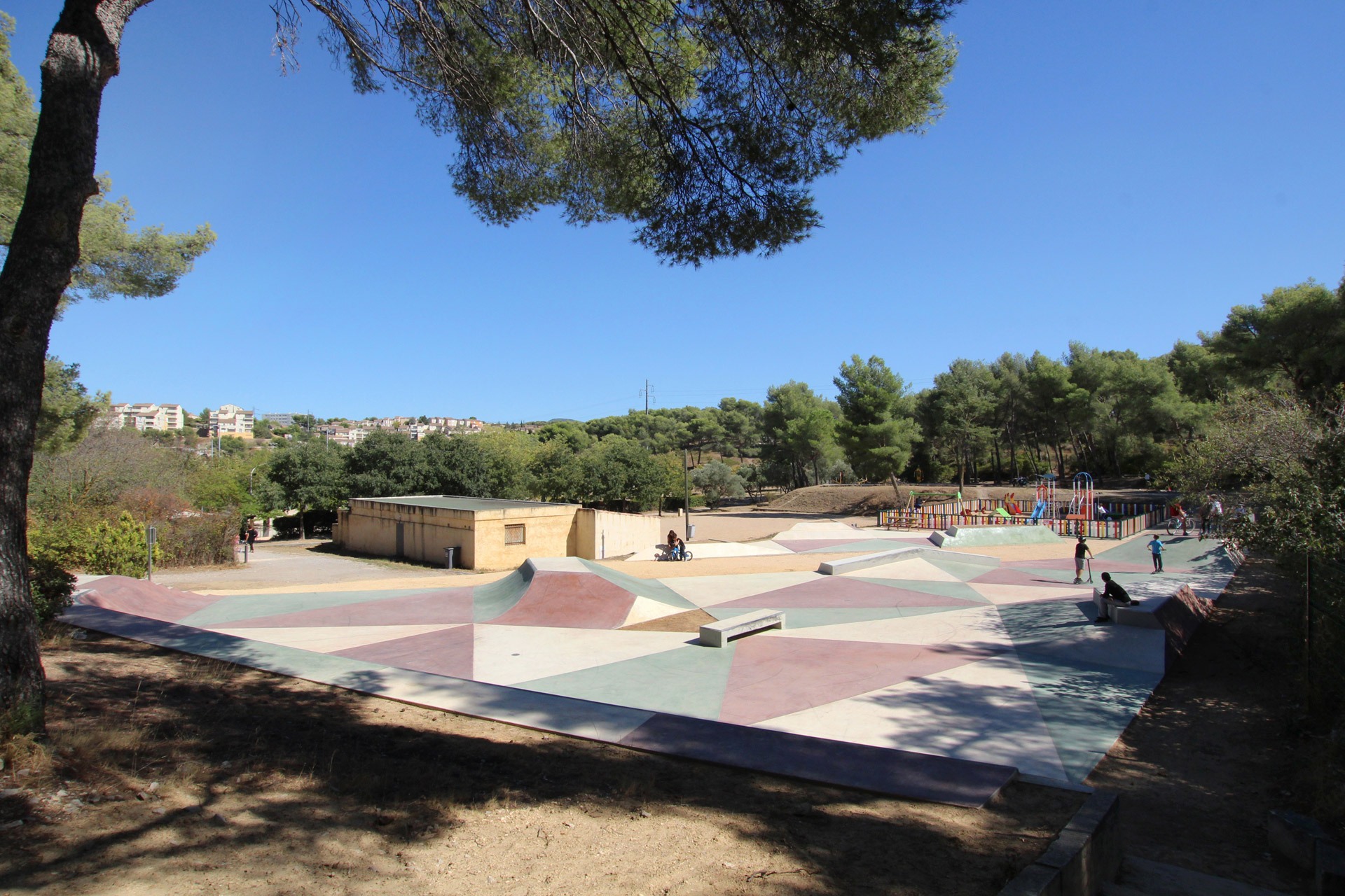 Le Grand Pavois Skatepark Septèmes les Vallons Skate Spot 3/5