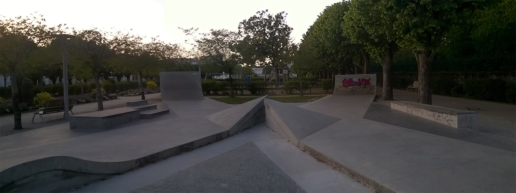 Square Bayard Skatepark La Roche sur Yon Skate Spot 3/5