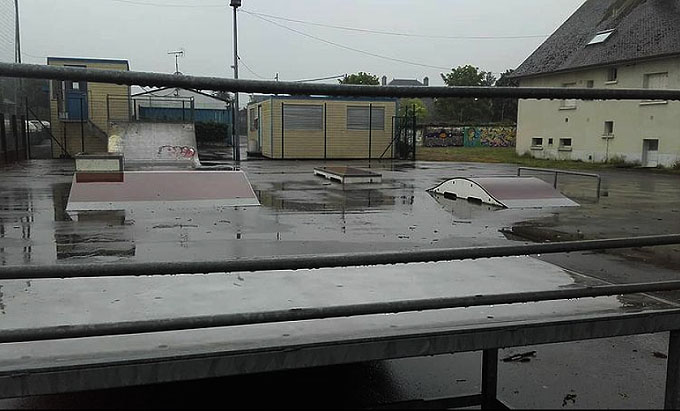 Maison des Sports Skatepark Bonchamp lès Laval Skate Spot 1/5