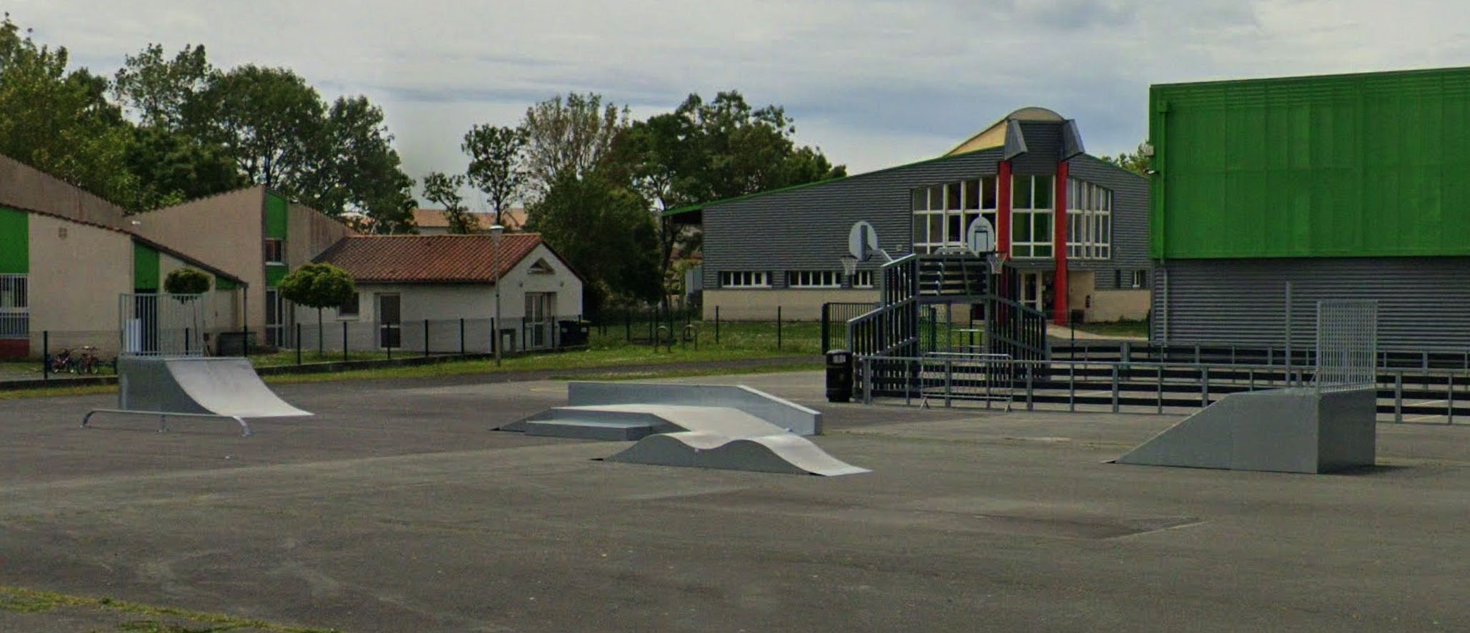 Collège Skatepark Saujon Skate Spot 1/5