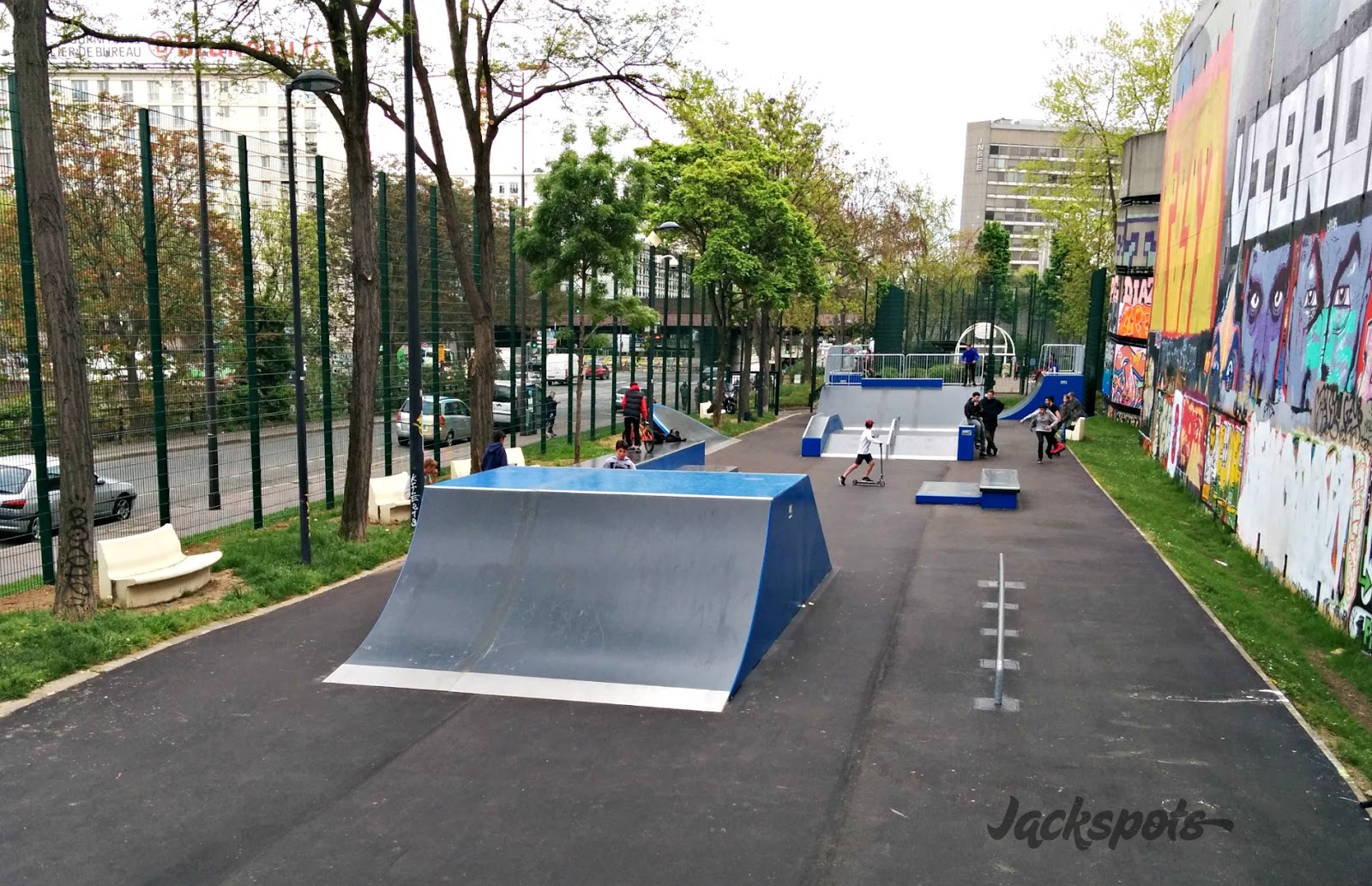 Porte de Vanves Skatepark Vanves Skate Spot 2/5