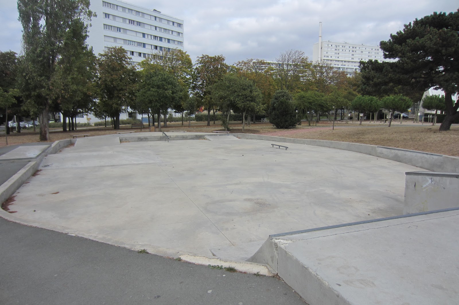 Mireuil Skatepark La Rochelle Skate Spot 2/5