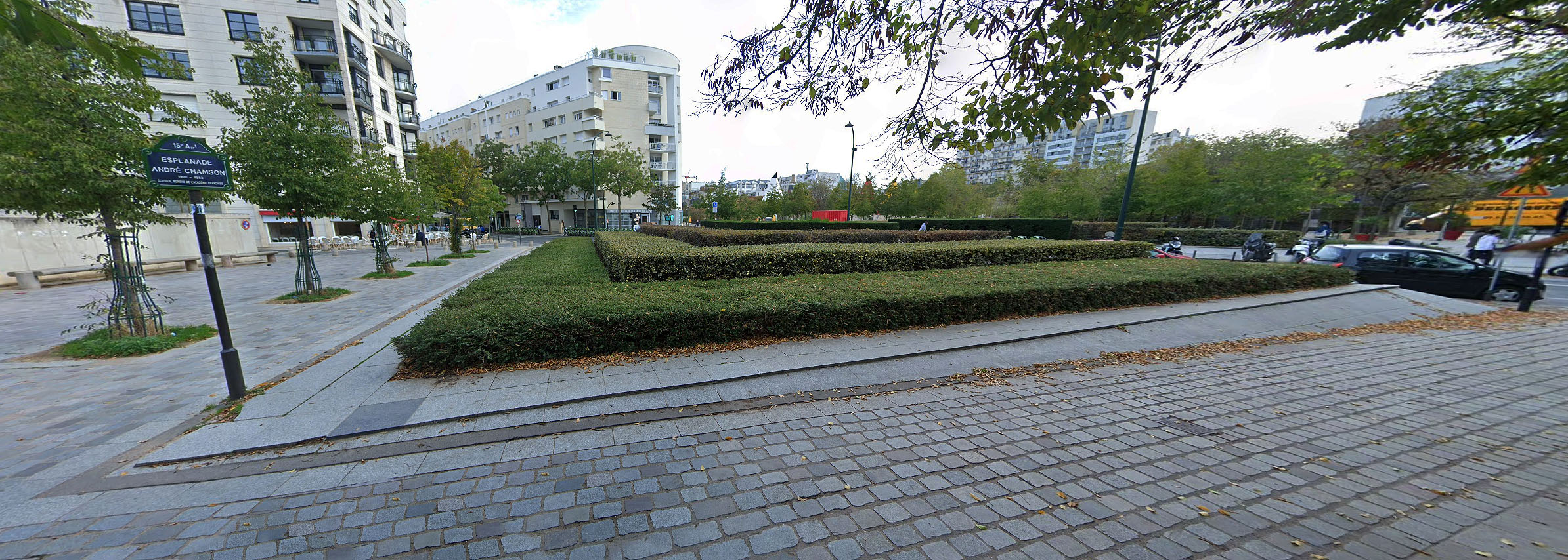 Square Caroline Aigle Spot Street Paris Skate Spot 3/5