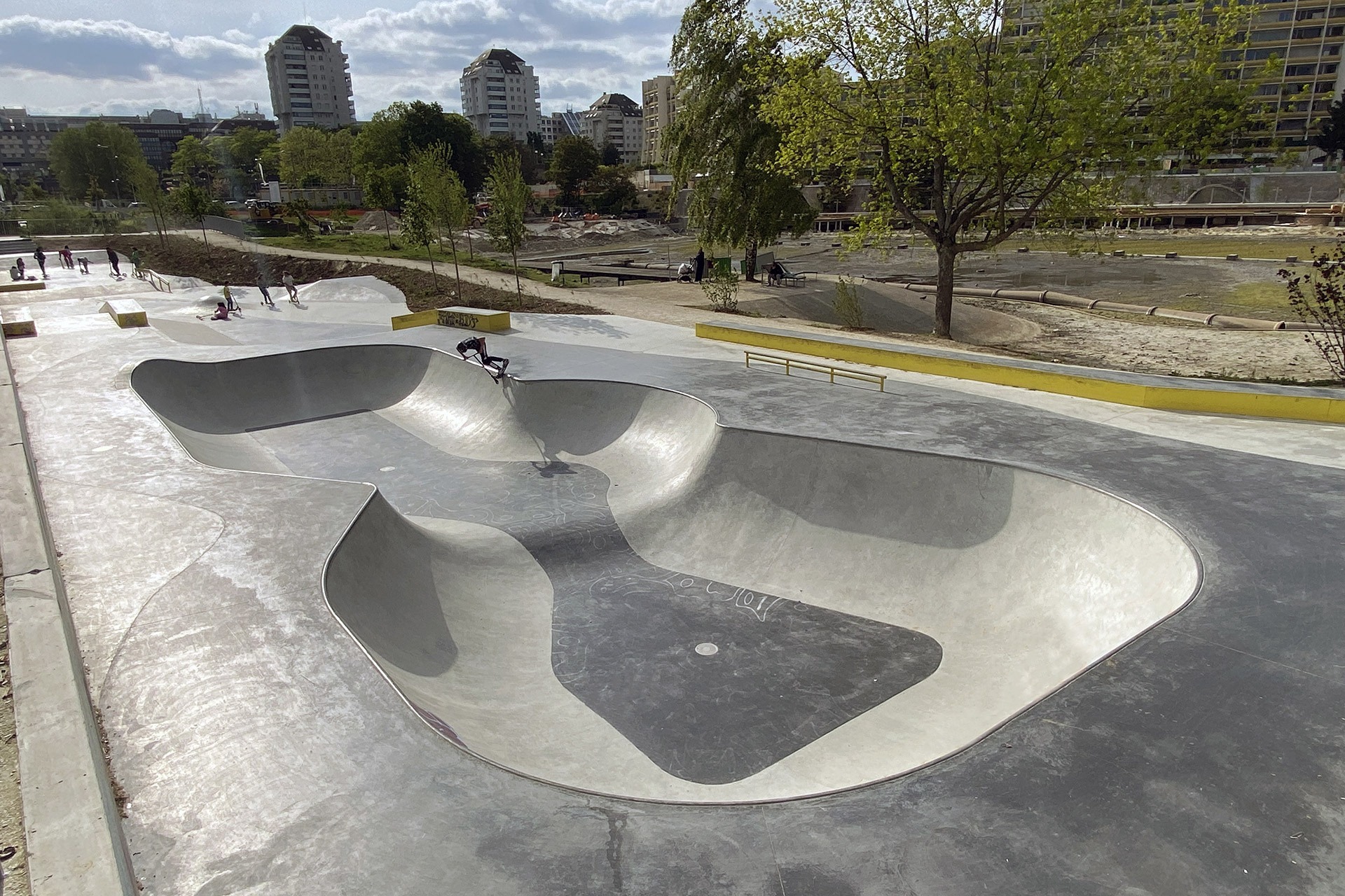 Mont d' Est Skatepark Noisy le Grand Skate Spot 4/5