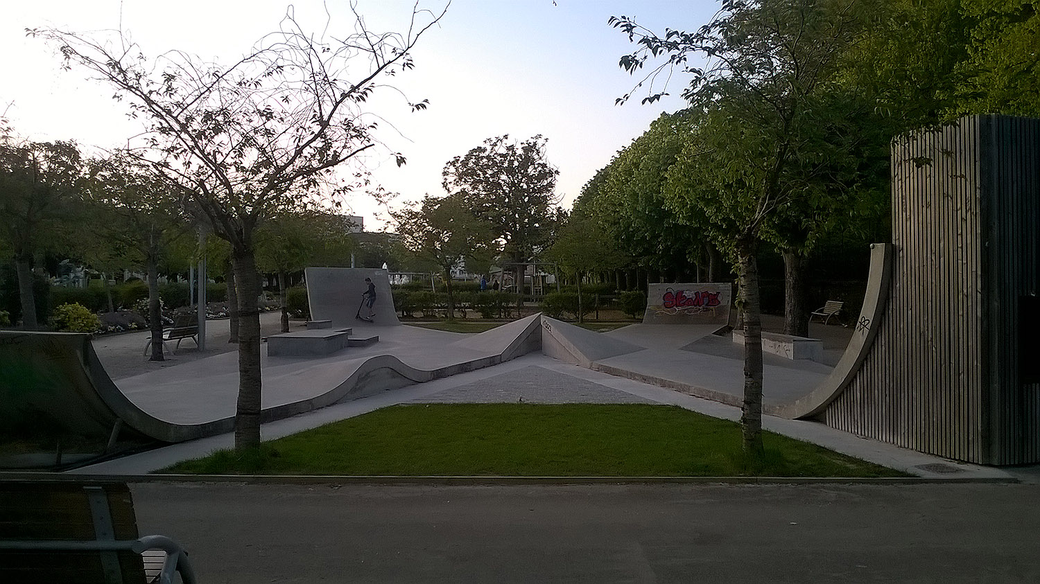 Square Bayard Skatepark La Roche sur Yon Skate Spot 3/5