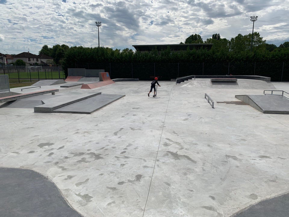 Tujac Skatepark Brive la Gaillarde Skate Spot 4/5