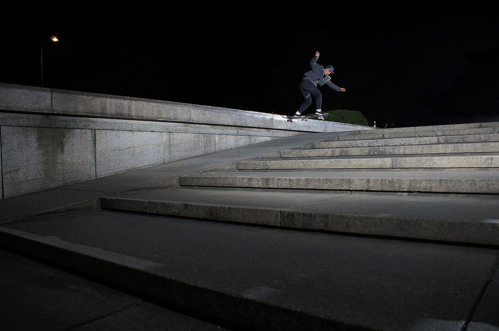 Neue Nationalgalerie Spot Street Berlin Skate Spot 4/5