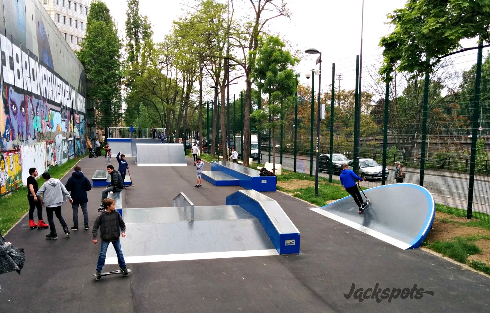 Porte de Vanves Skatepark Vanves Skate Spot 2/5