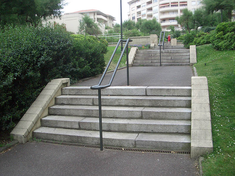 Gare du Midi Spot Street Biarritz Skate Spot 4/5