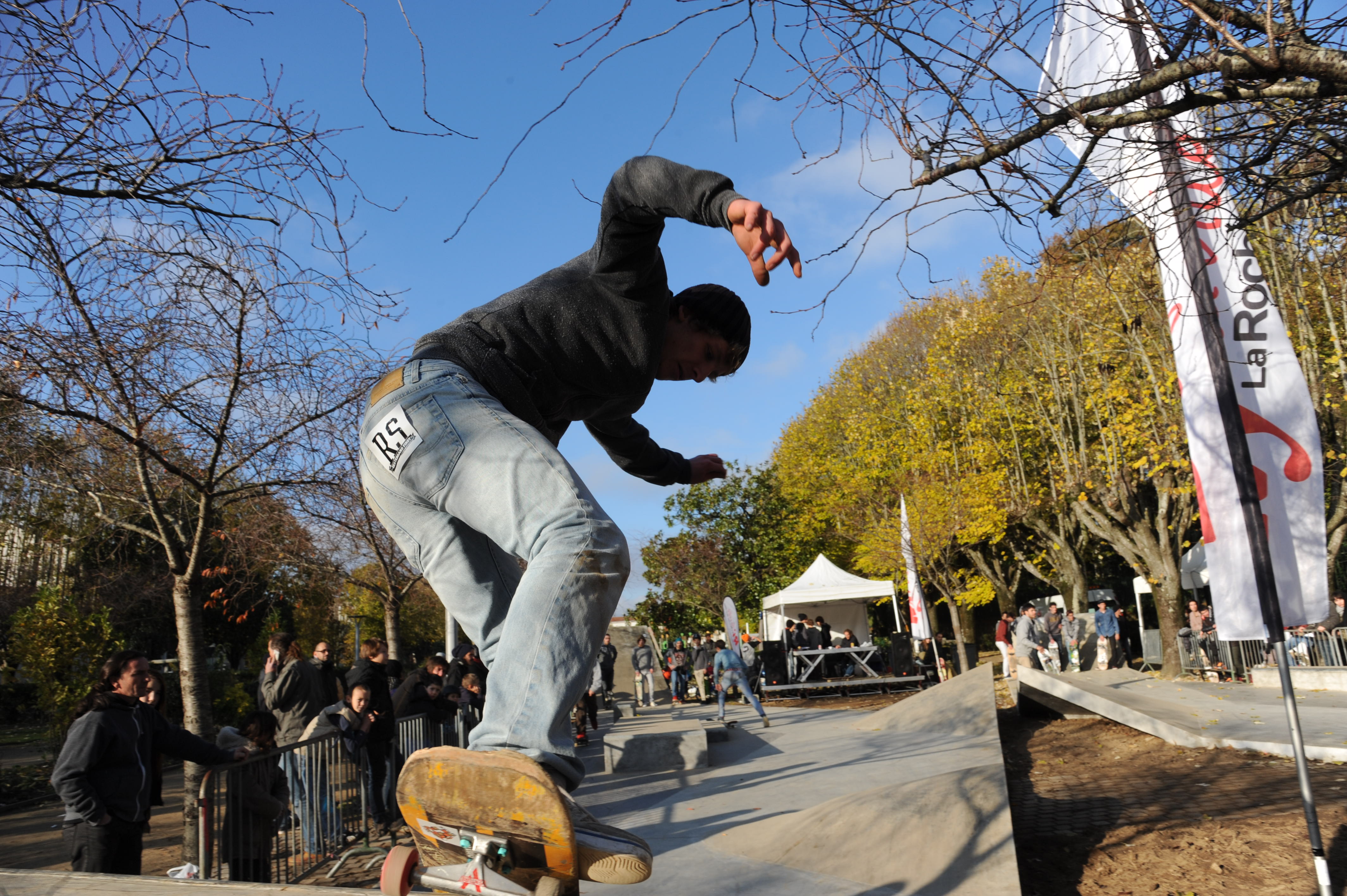 Square Bayard Skatepark La Roche sur Yon Skate Spot 3/5
