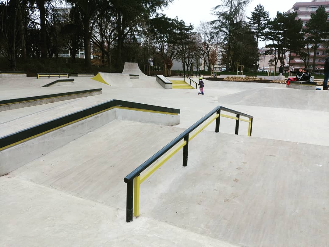 Plaine des Sports Skatepark Dijon Skate Spot 4/5