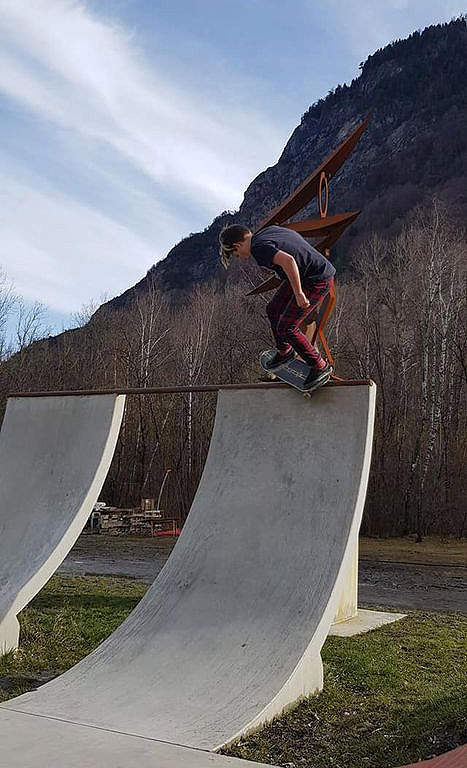 Le Versus Do It Yourself Saint-Jean-de-Maurienne Skate Spot 5/5