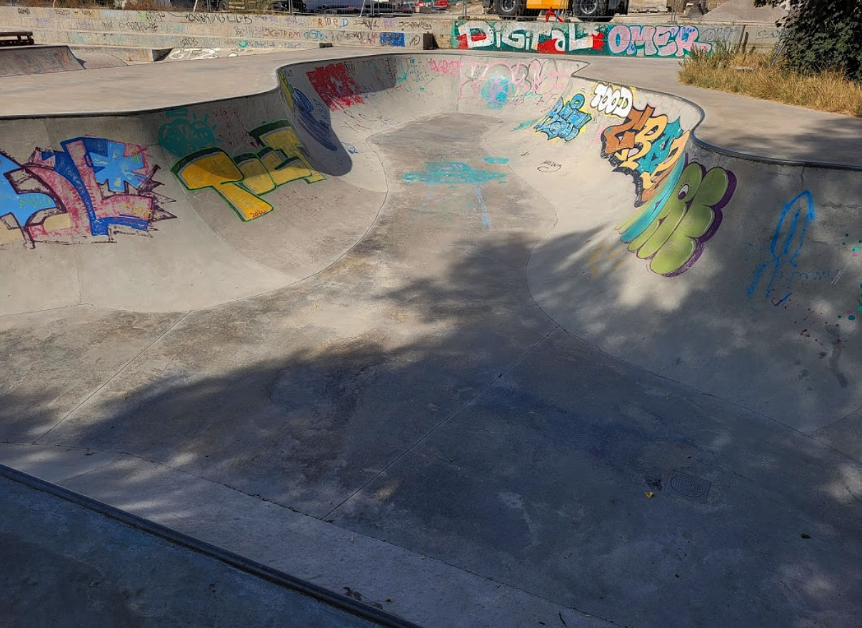 Walter Fabre Skatepark Millau Skate Spot 3/5