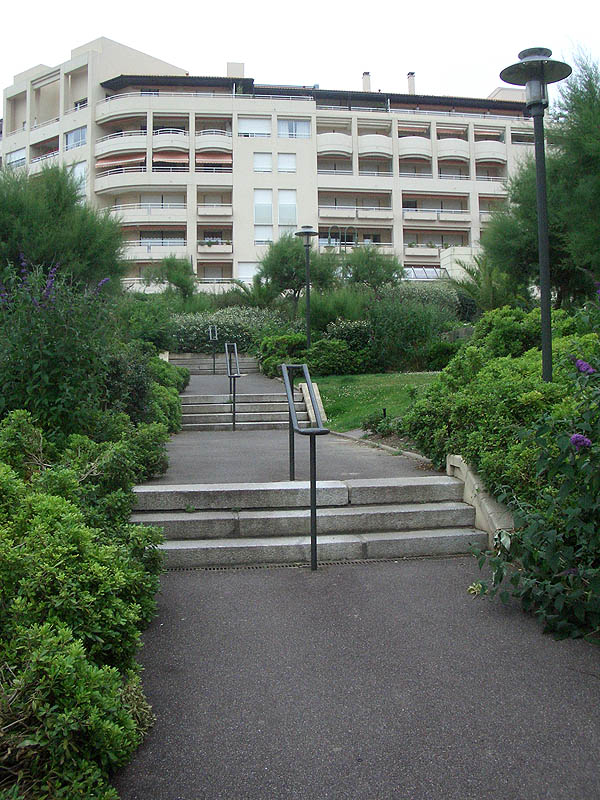 Gare du Midi Spot Street Biarritz Skate Spot 4/5