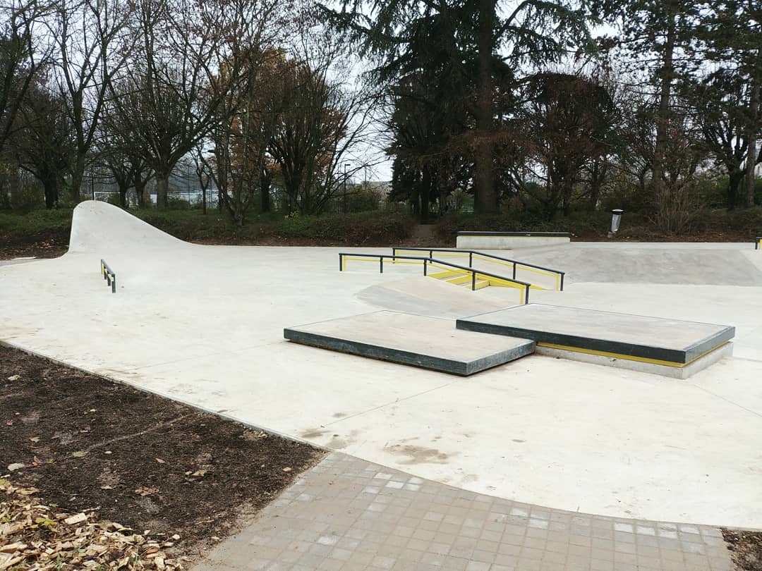 Plaine des Sports Skatepark Dijon Skate Spot 4/5