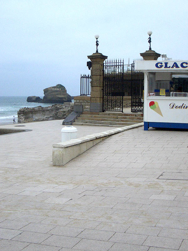 La Grande Plage Spot Street Biarritz Skate Spot 3/5