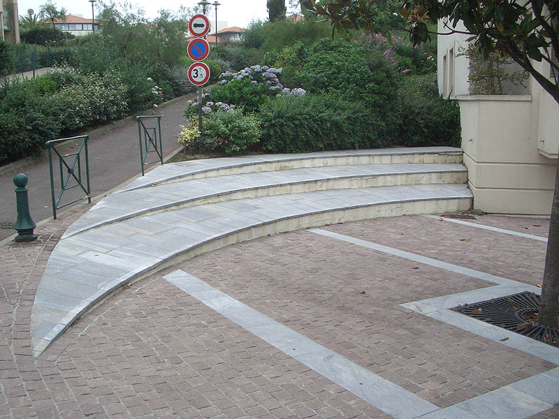 Gare du Midi Spot Street Biarritz Skate Spot 4/5