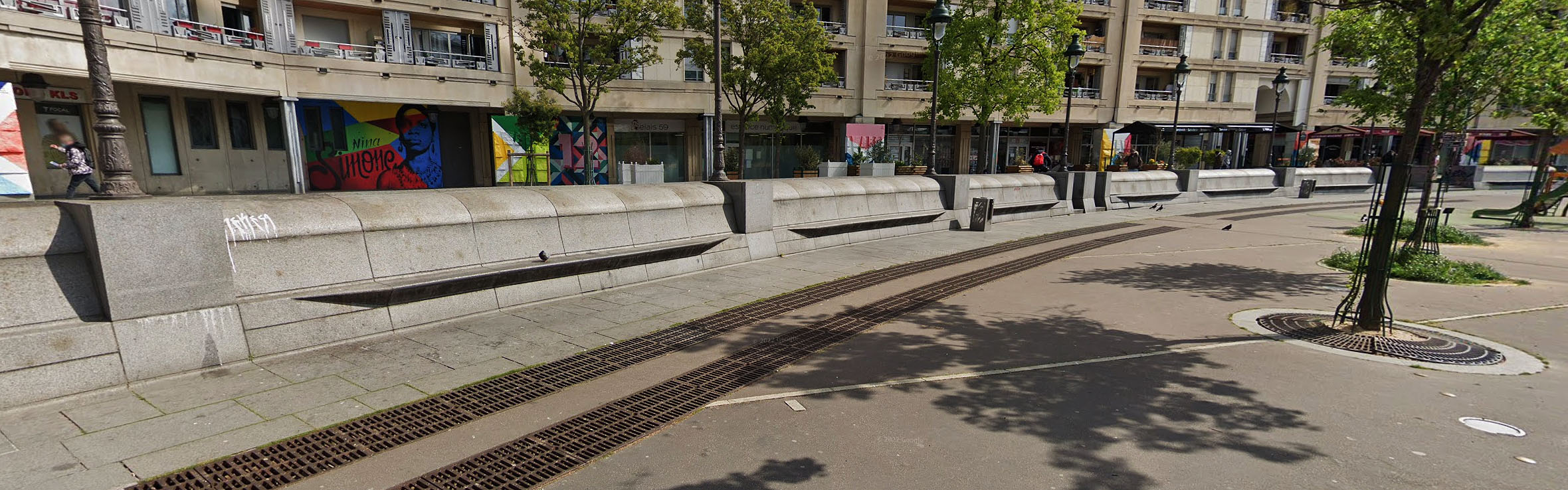 Gare de Lyon Plaza Paris Skate Spot 4/5