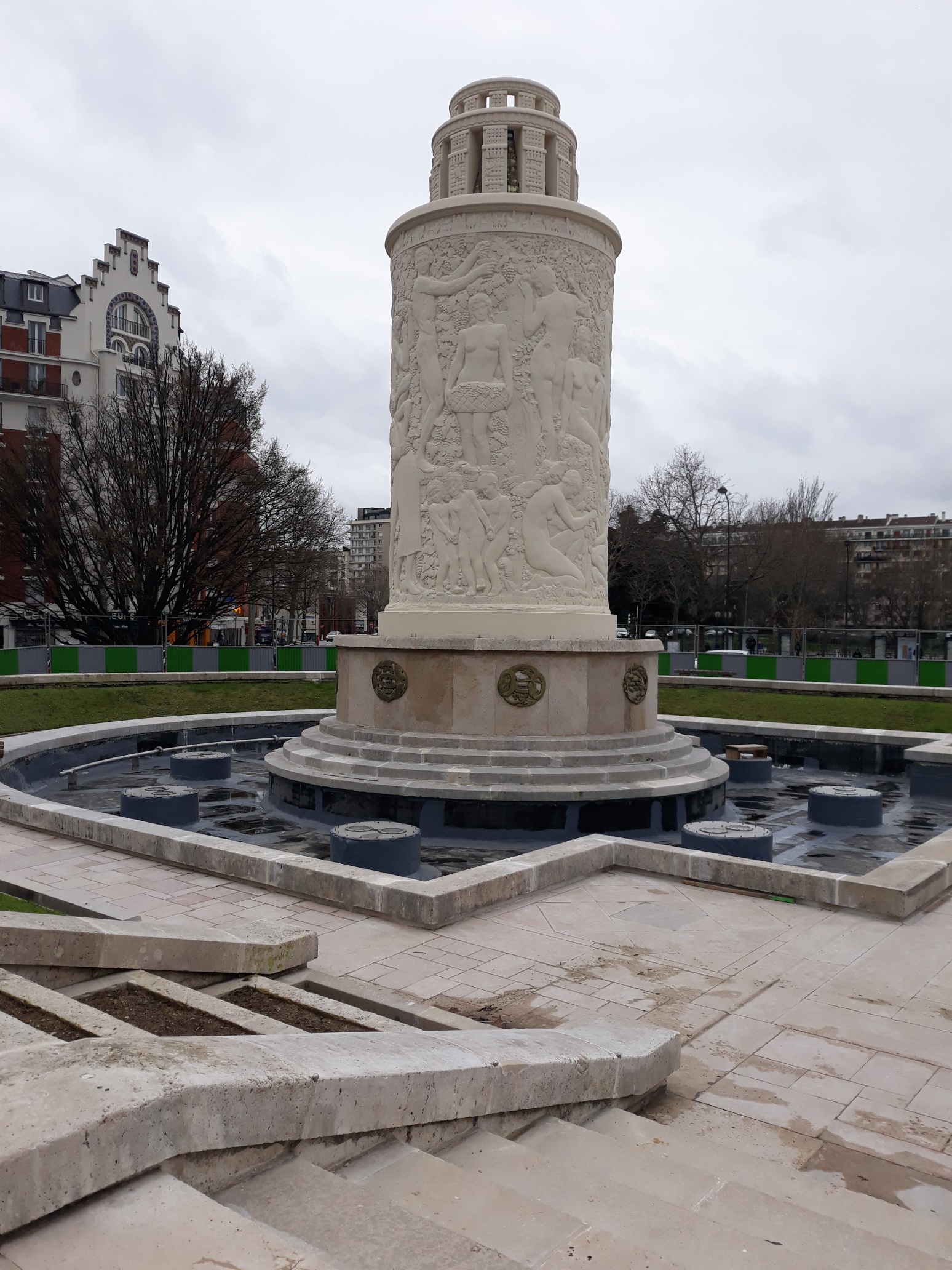 Fontaine Saint Cloud Paris Skate Spot
