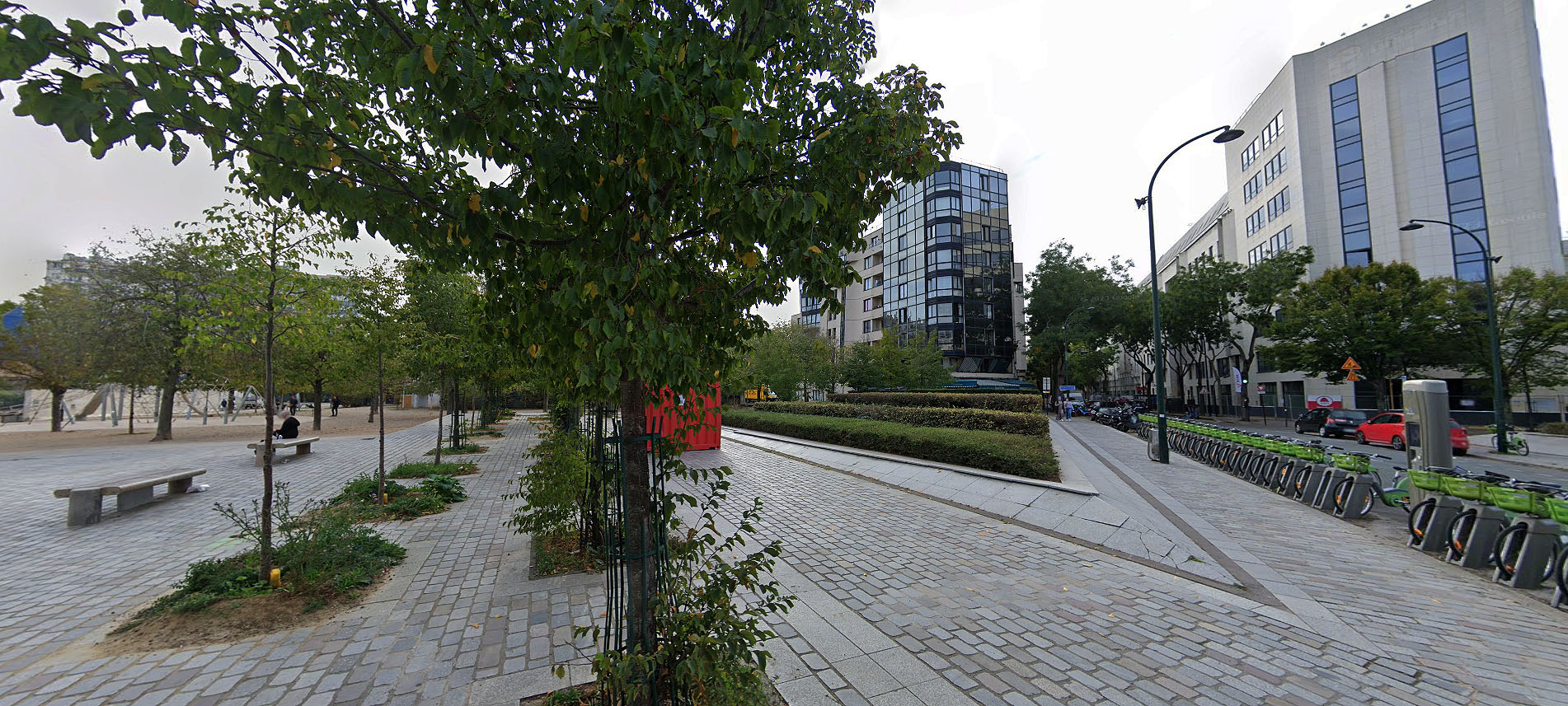 Square Caroline Aigle Spot Street Paris Skate Spot 3/5