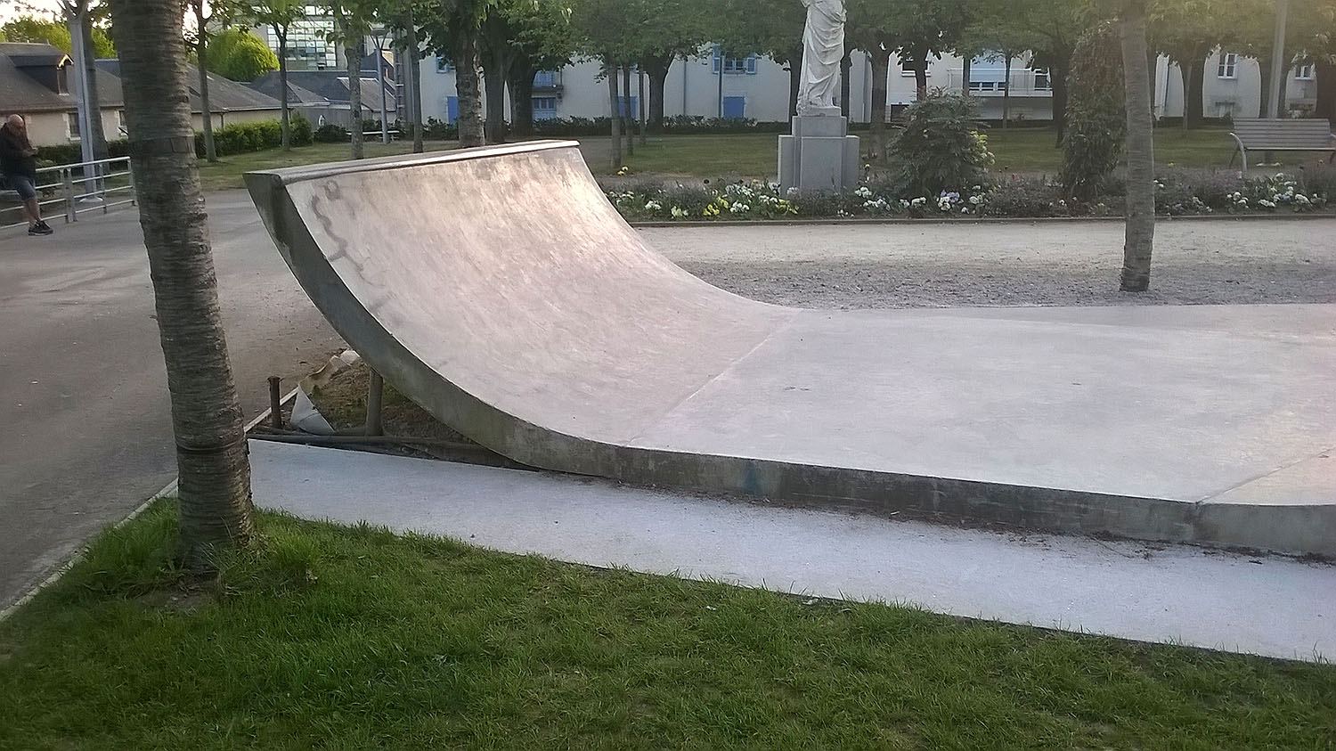 Square Bayard Skatepark La Roche sur Yon Skate Spot 3/5