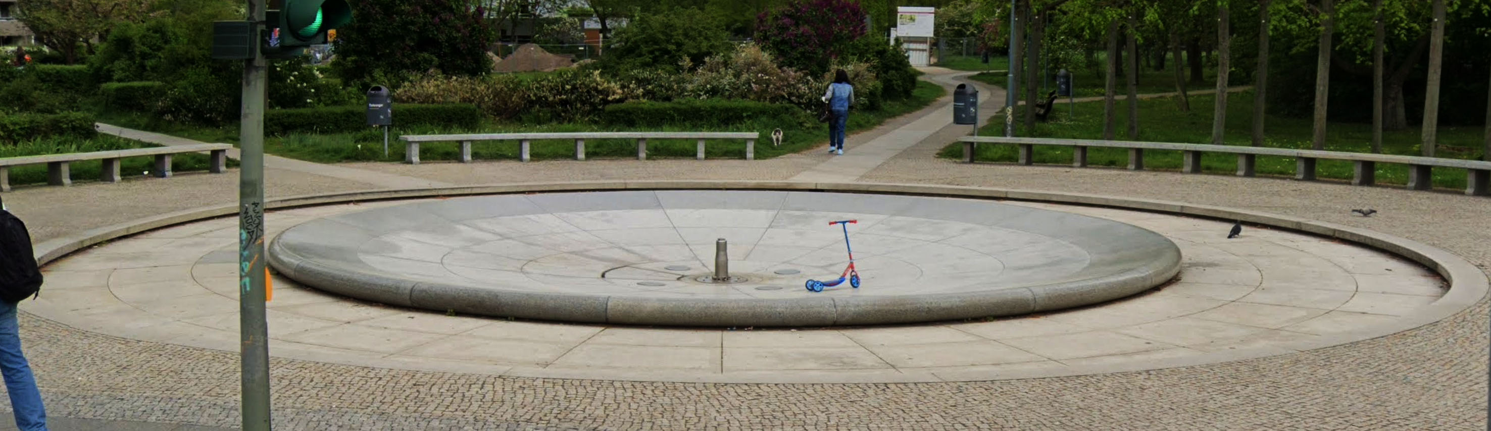 Lipschitzallee Spot Street Berlin Skate Spot 2/5