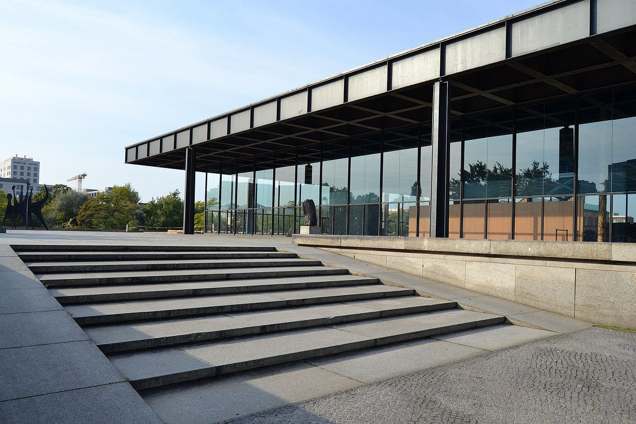 Neue Nationalgalerie Spot Street Berlin Skate Spot 4/5