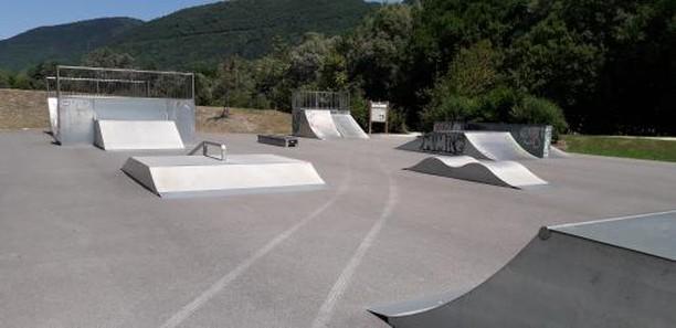Base de loisirs d'Agos Skatepark Vielle Aure Skate Spot 2/5