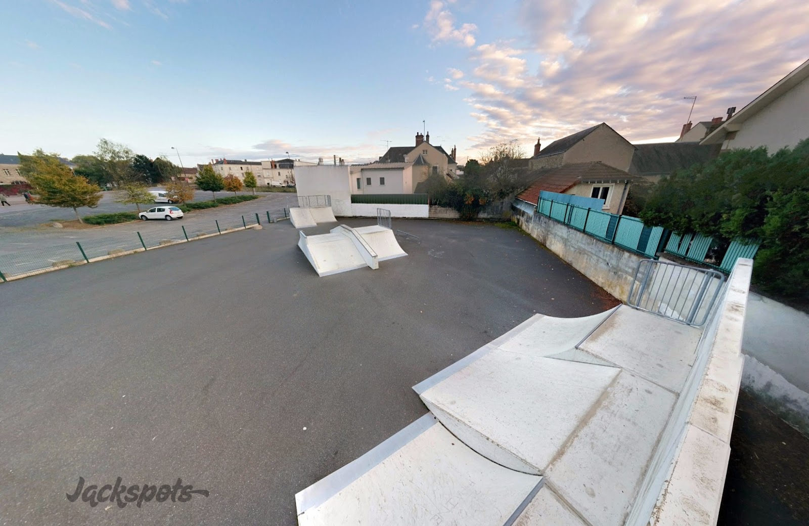 Pont Molière Skatepark Vierzon Skate Spot 2/5
