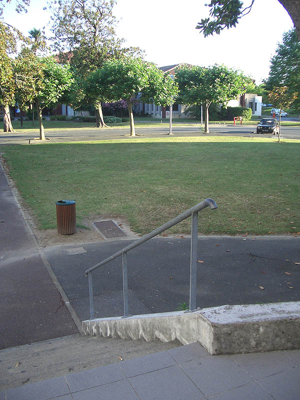 IUT Spot Street Bayonne Skate Spot 4/5