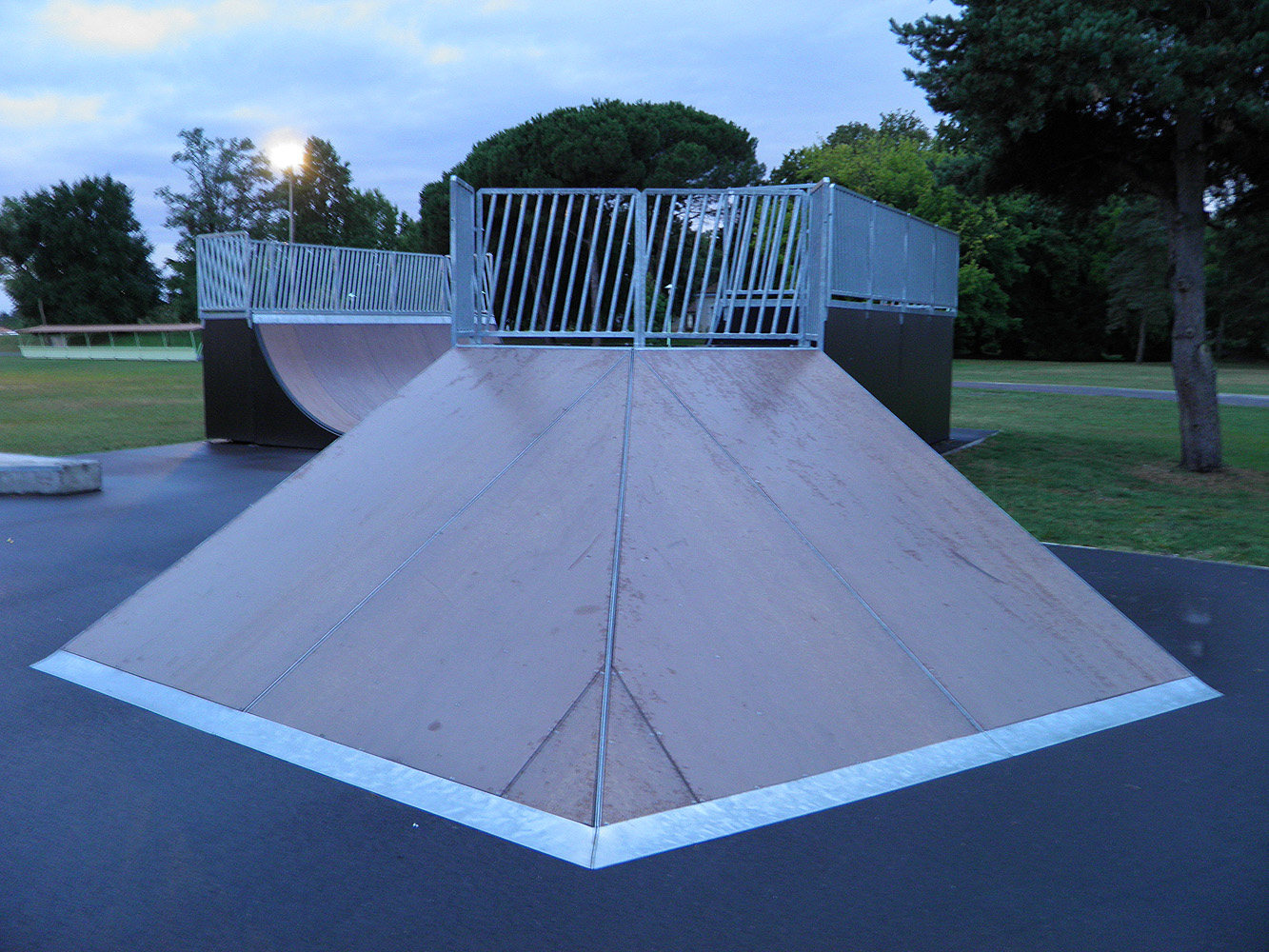 Parc Lecoq Skatepark Biganos Skate Spot 3/5