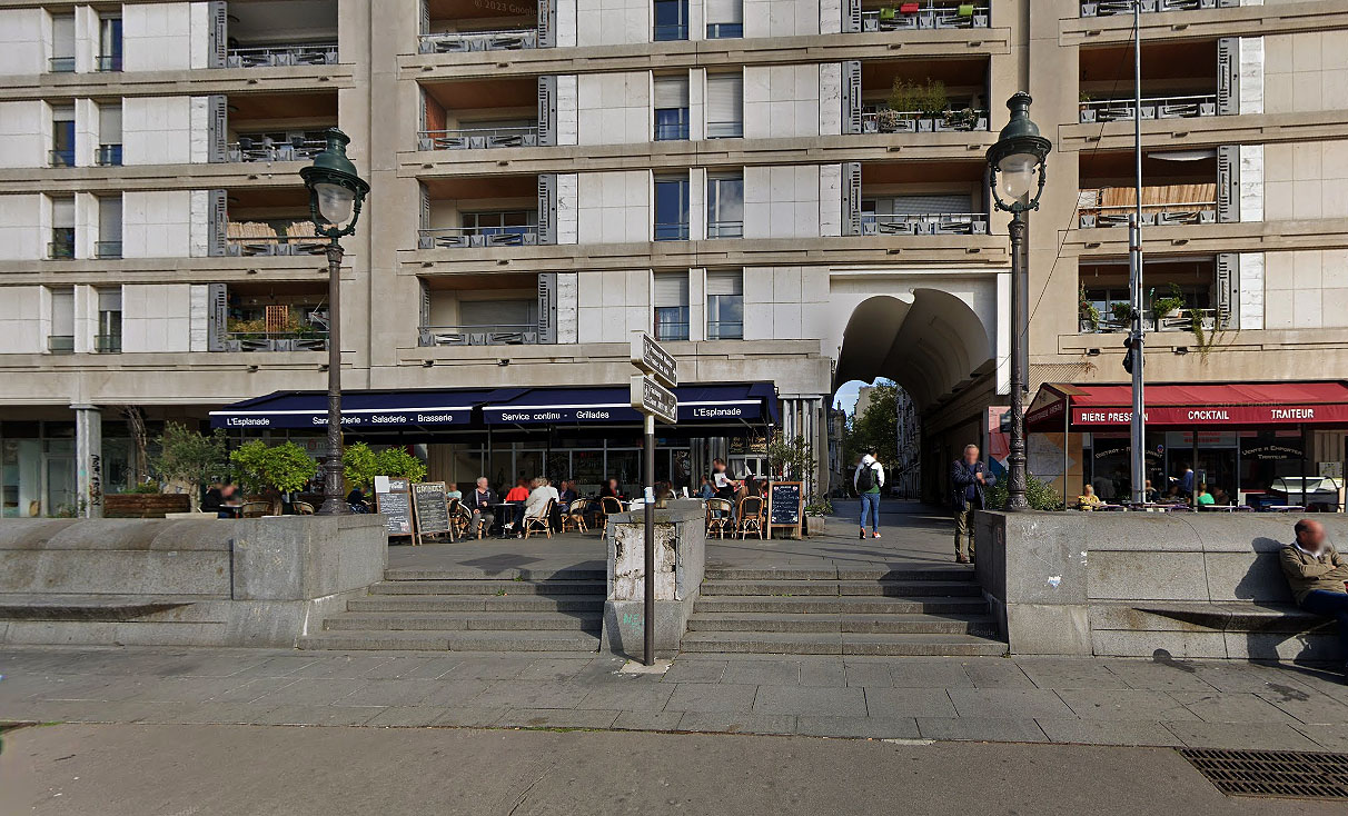 Gare de Lyon Plaza Paris Skate Spot 4/5