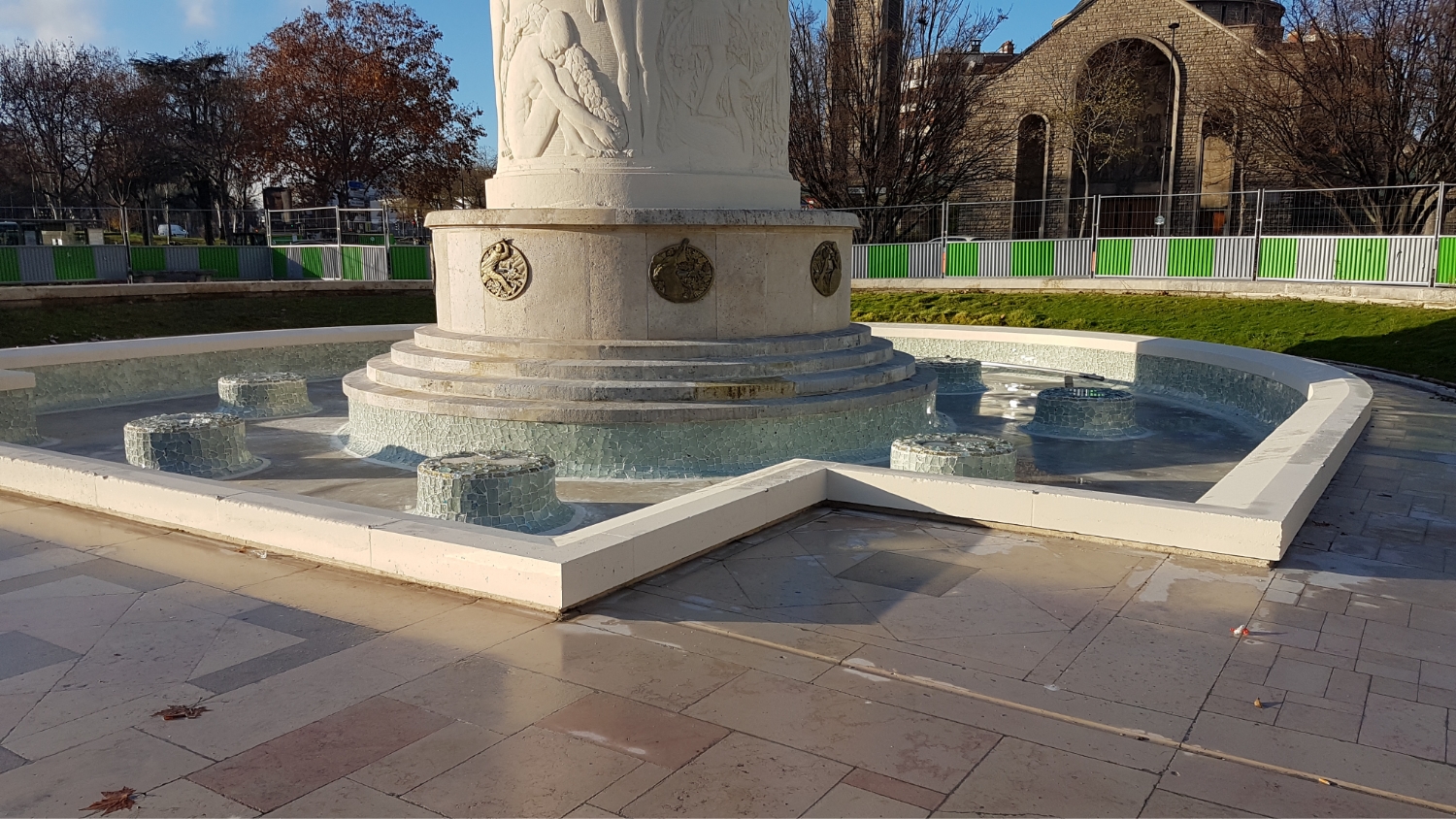 Fontaine Saint Cloud Spot Street Paris Skate Spot 4/5