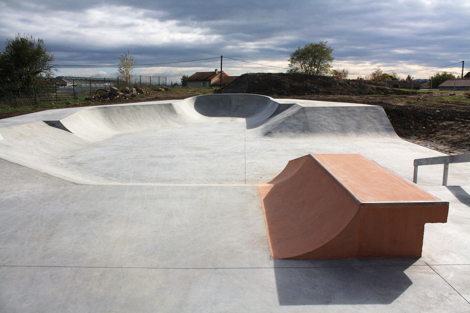 MJC Skatepark Montbrison Skate Spot 3/5