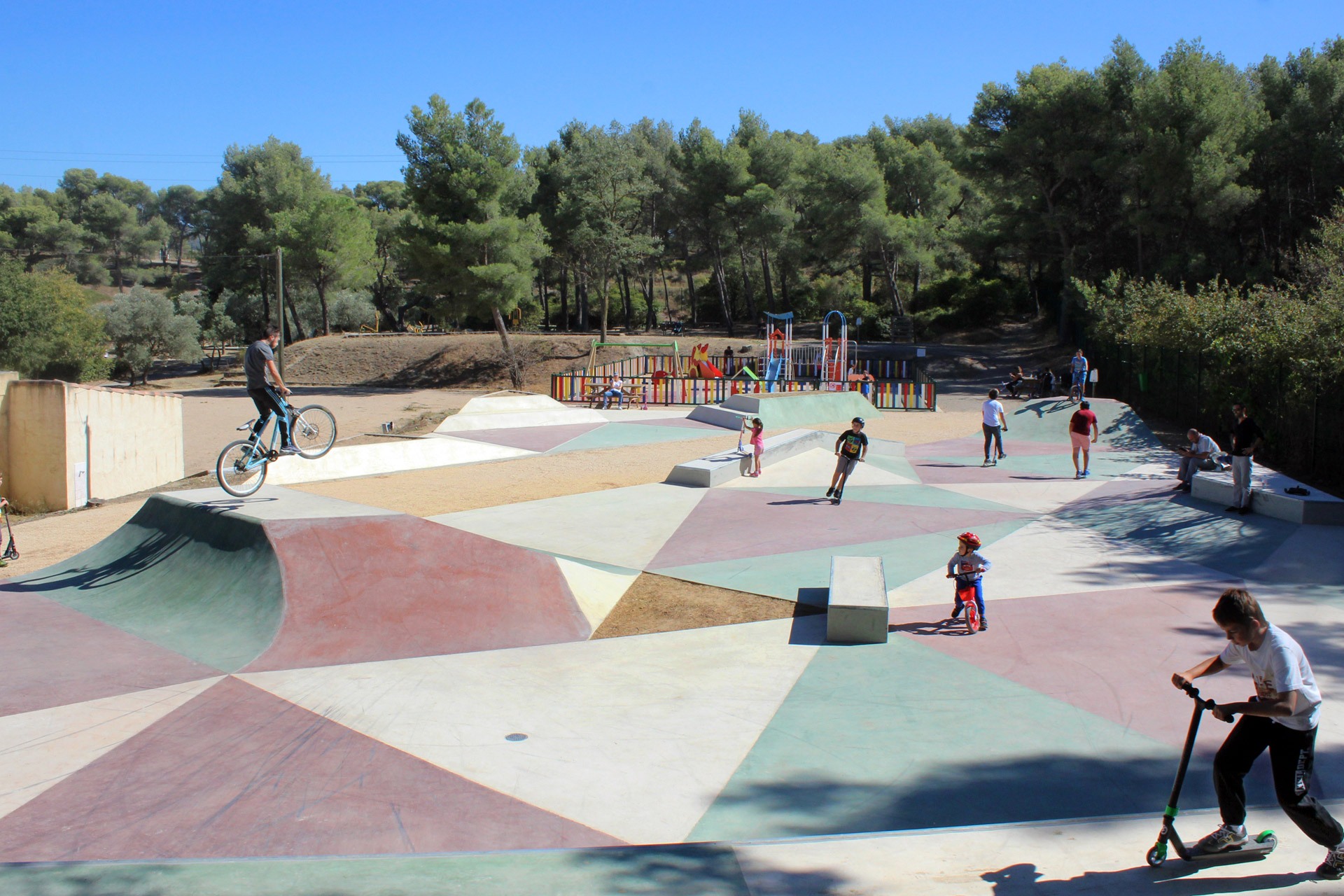 Le Grand Pavois Skatepark Septèmes les Vallons Skate Spot 3/5
