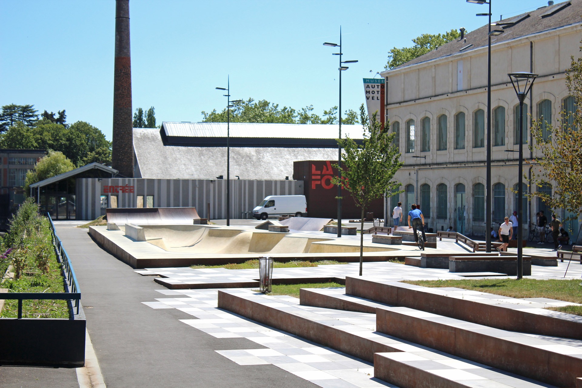 La Manu Skatepark Châtellerault Skate Spot 5/5