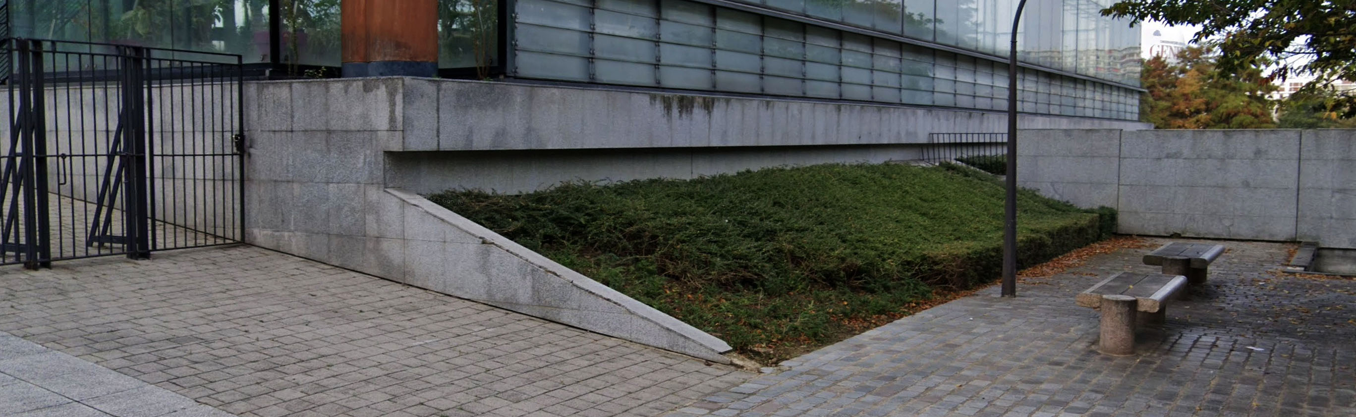 Square Caroline Aigle Spot Street Paris Skate Spot 3/5