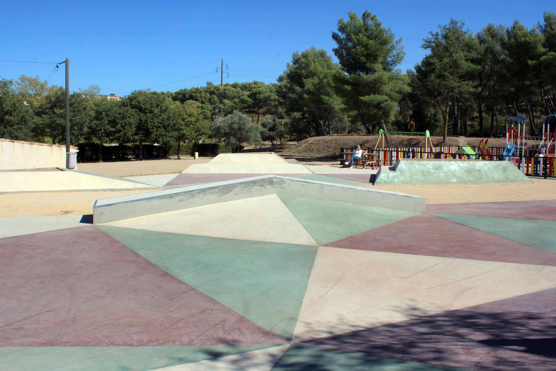 Le Grand Pavois Skatepark Septèmes les Vallons Skate Spot 3/5