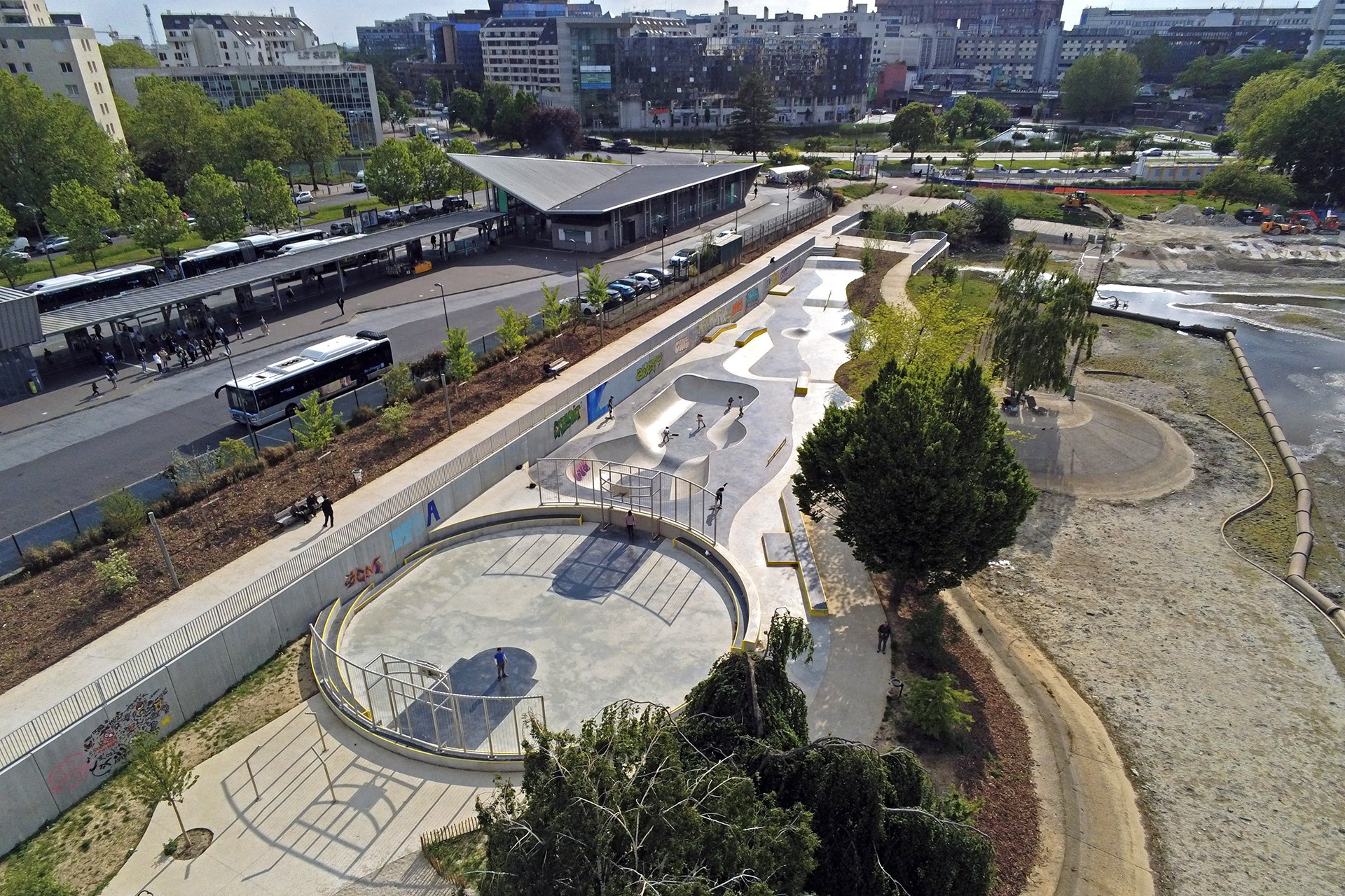 Mont d' Est Skatepark Noisy le Grand Skate Spot 4/5