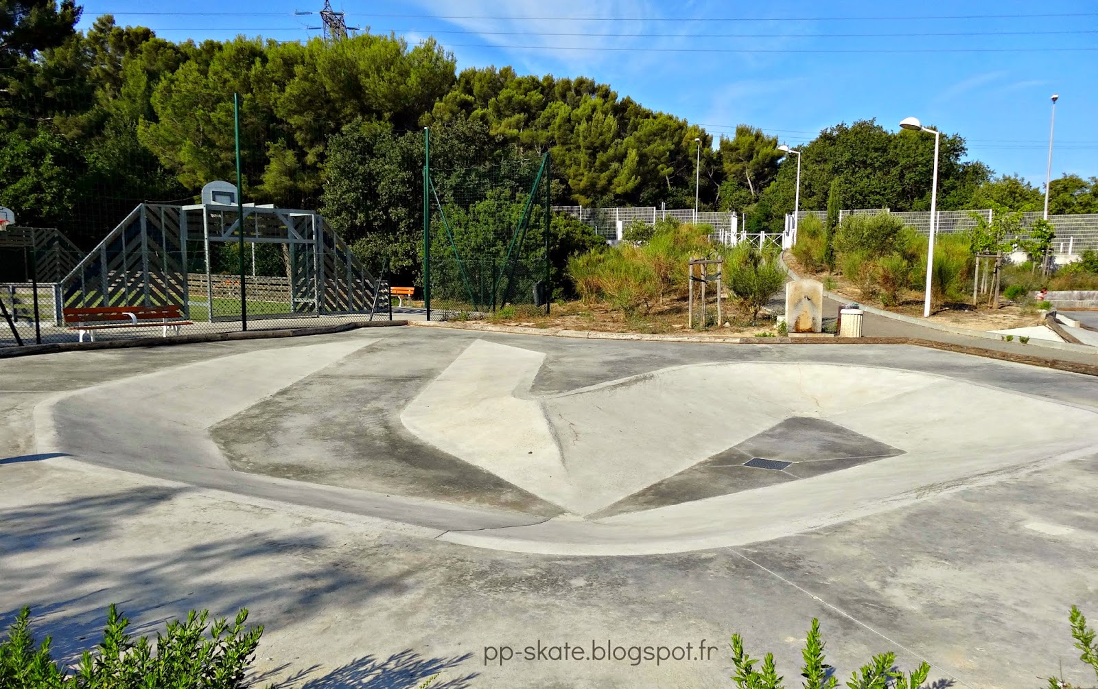 Ferme des Romarins Bowl Toulon Skate Spot 5/5