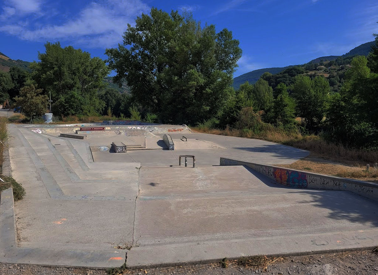 Walter Fabre Skatepark Millau Skate Spot 3/5