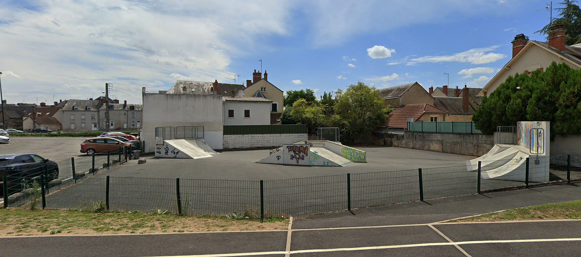 Pont Molière Skatepark Vierzon Skate Spot 2/5
