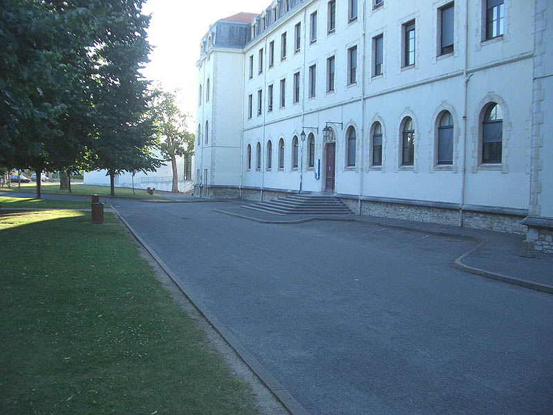 IUT Spot Street Bayonne Skate Spot 4/5