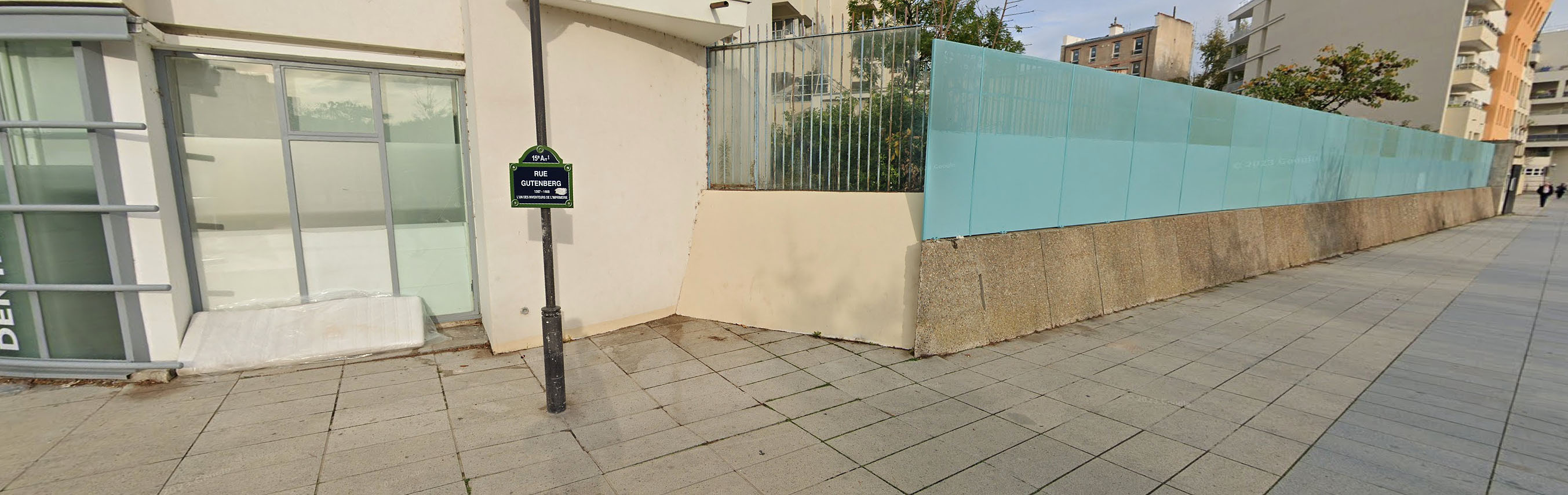 Square Caroline Aigle Spot Street Paris Skate Spot 3/5