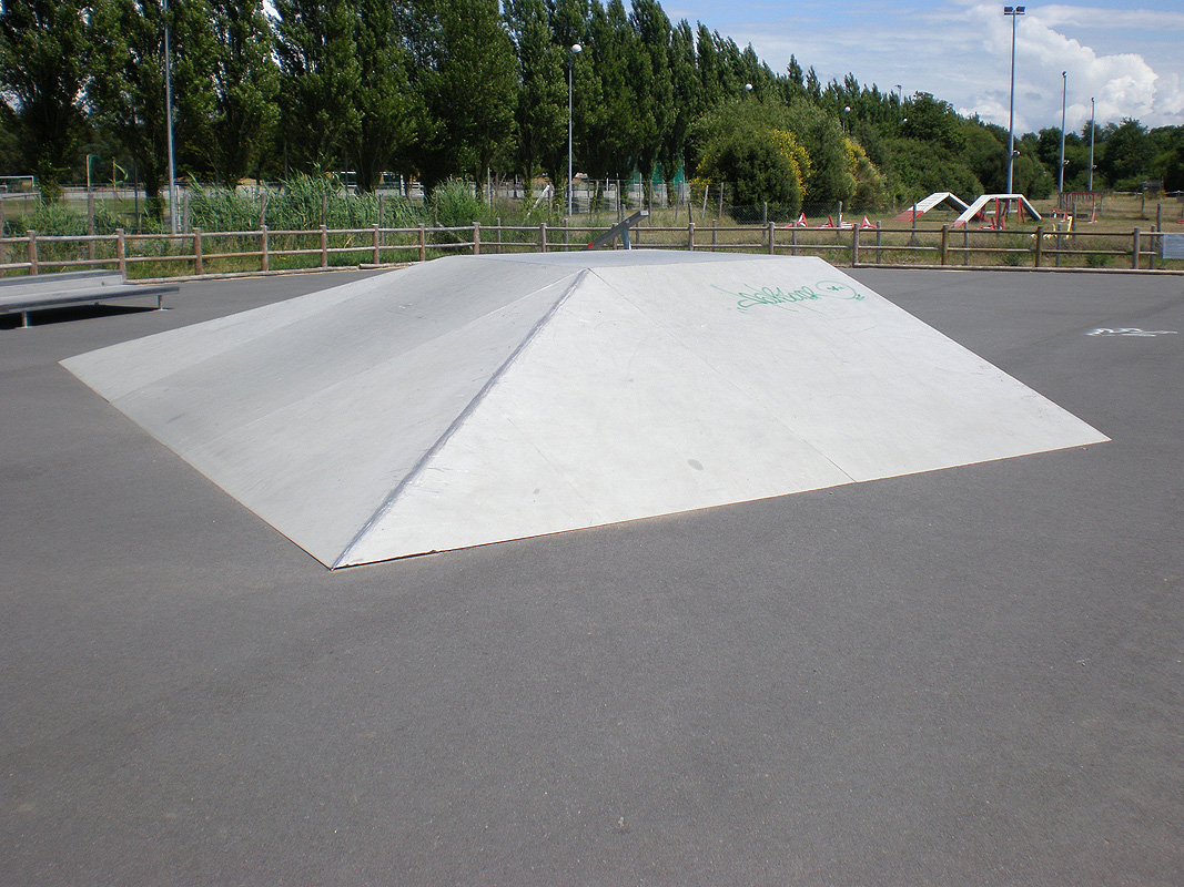 Saint Brevin Skatepark Saint Brevin les Pins Skate Spot 2/5