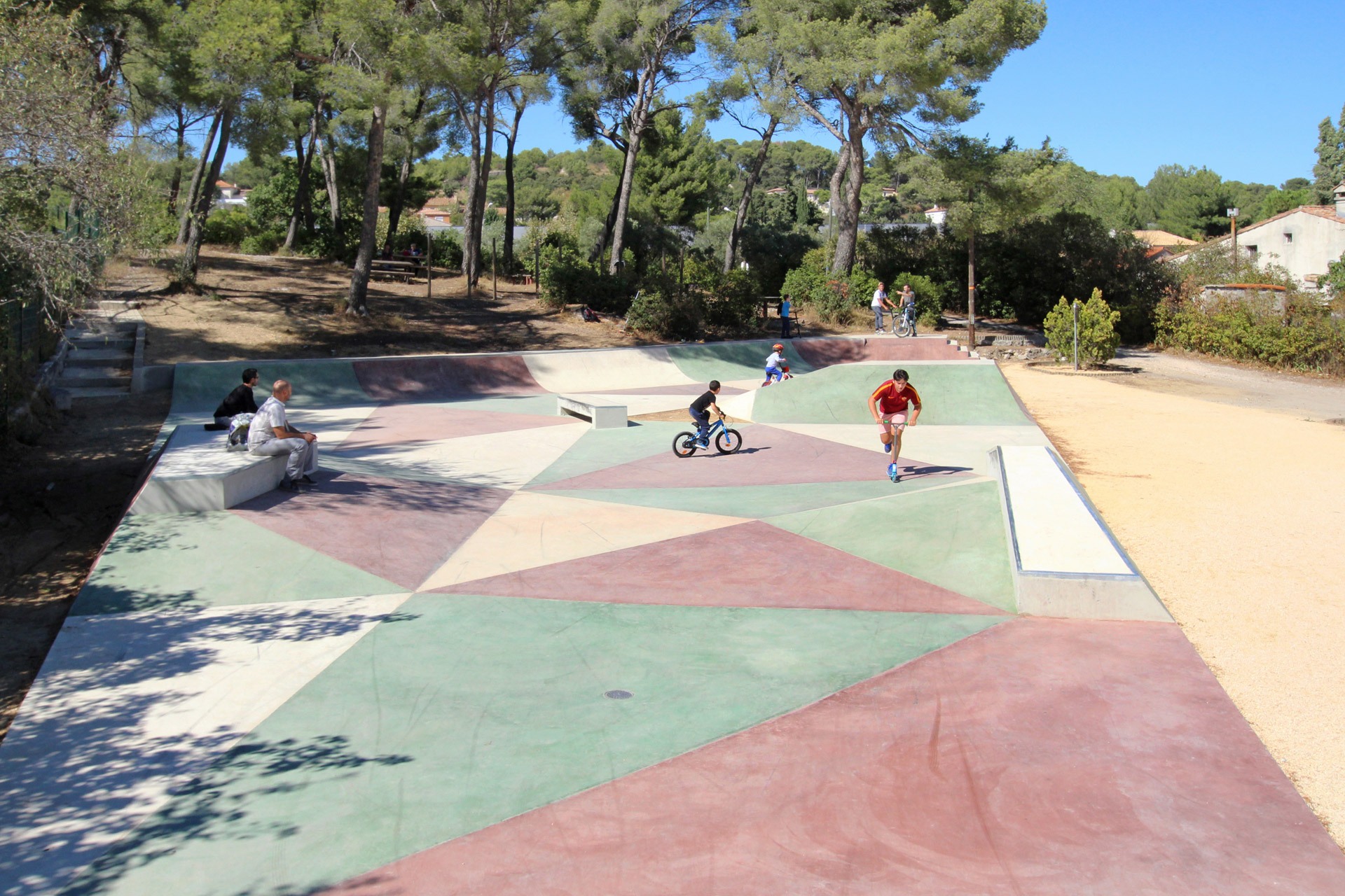 Le Grand Pavois Skatepark Septèmes les Vallons Skate Spot 3/5