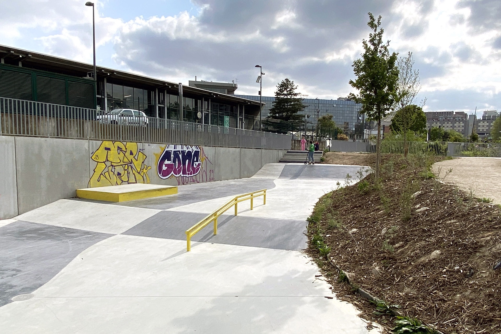 Mont d' Est Skatepark Noisy le Grand Skate Spot 4/5